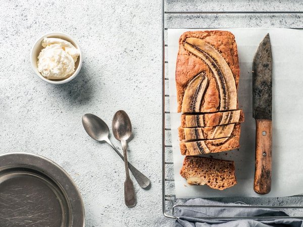 What's the Secret Behind a Perfectly Baked Gourmet Banana Bread with Toasted Walnuts?