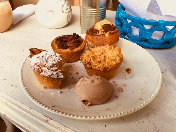 How to Bake a Gourmet Coffee Cake with a Cinnamon Streusel Topping?