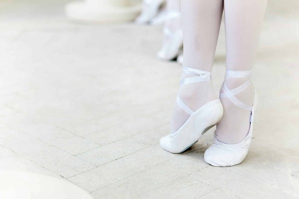 What Are the Top Comfortable Yet Chic Ballet Flats for Busy Workdays?